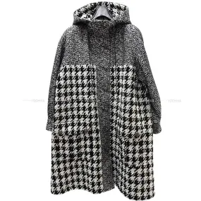 2016 CHANEL Pea coat Hood Tweed Houndstooth Noir (Black) /Ecru Acrylic/Wool Metal Silver HW P54586[EXCELLENT][Authentic]