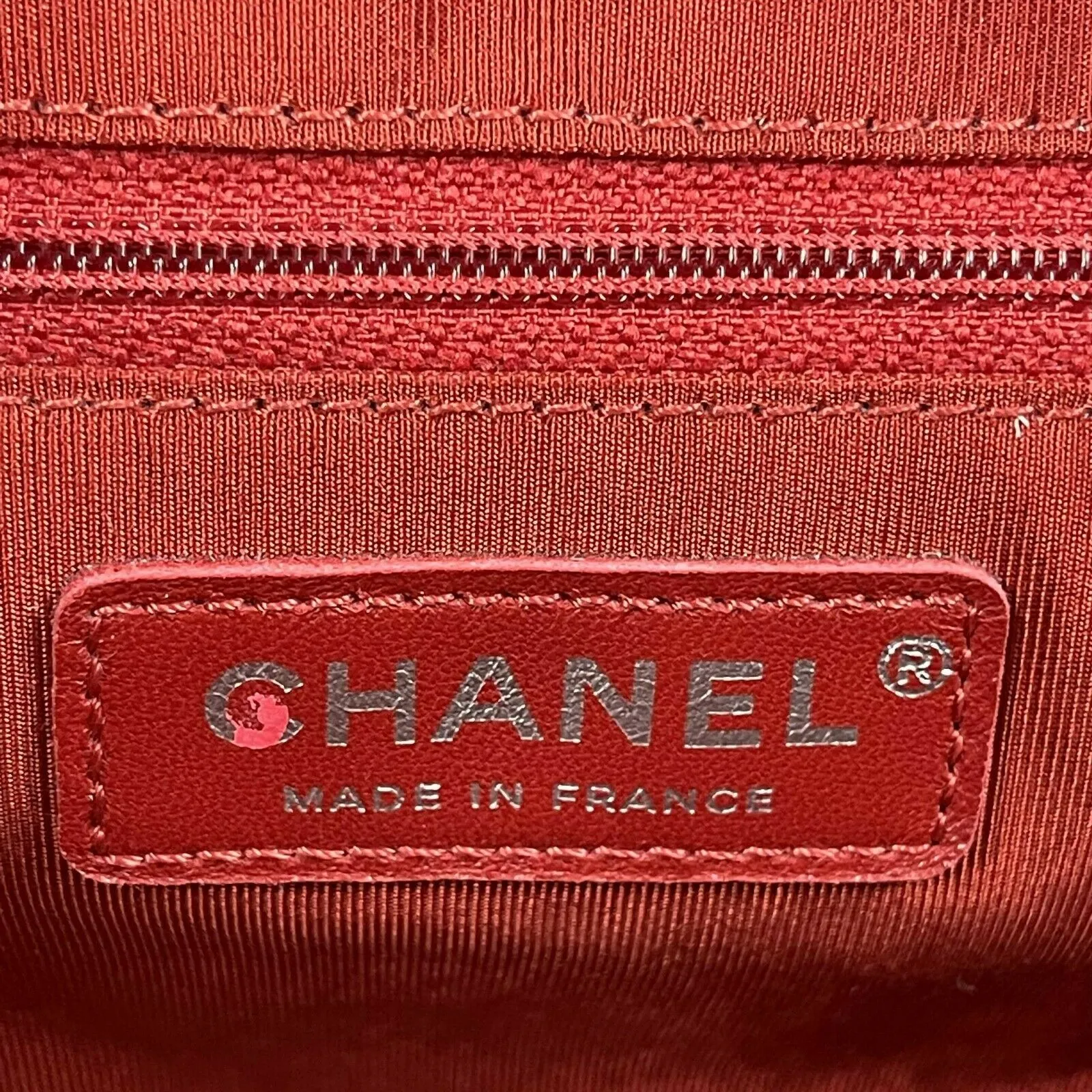 CHANEL - Red Crinkled Leather Boy Chain Flap Bag / Silver-Aged - Shoulder Bag